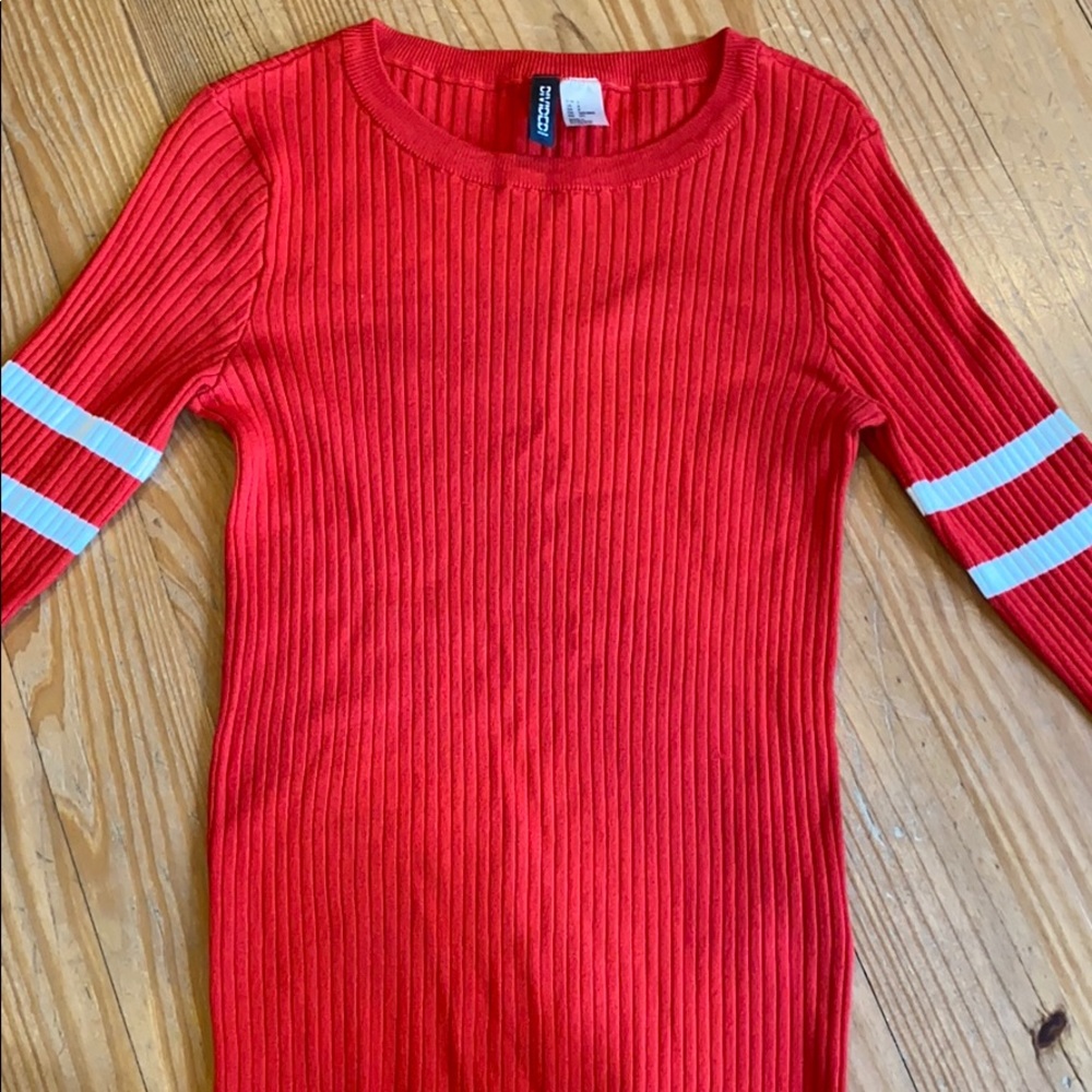 H&M Sweater - Picture 2 of 2
